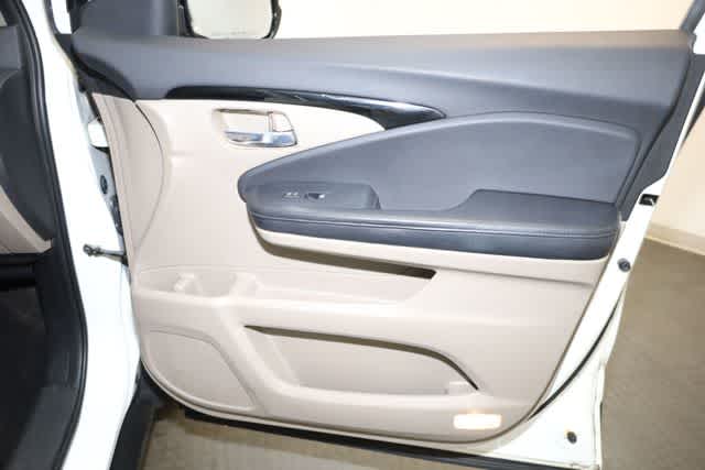 Thumbnail: 2016 Honda Pilot - 36