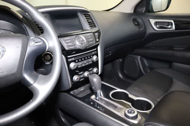 Thumbnail: 2020 Nissan Pathfinder - 23