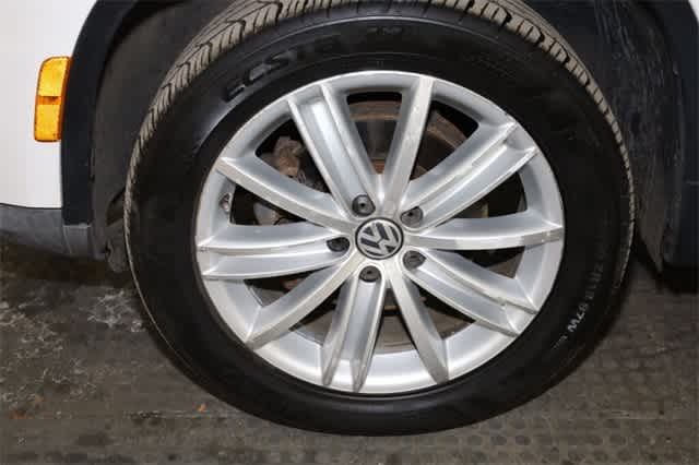 Thumbnail: 2012 Volkswagen Tiguan - 33