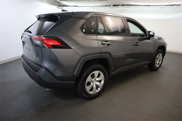 2023 Toyota RAV4 LE 8