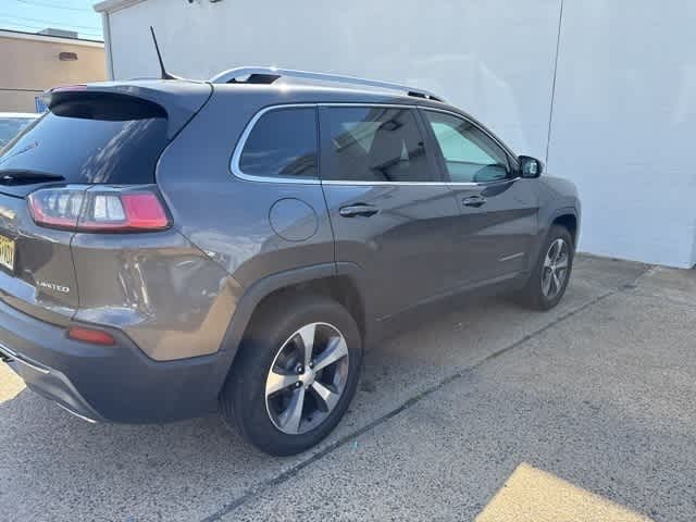 Thumbnail: 2019 Jeep Cherokee - 15