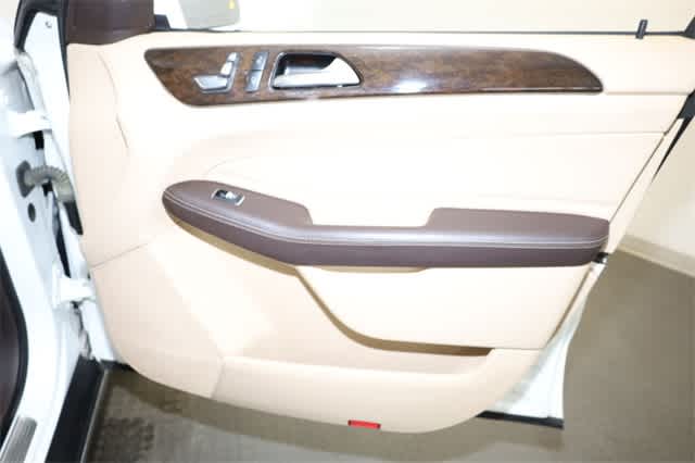 Thumbnail: 2016 Mercedes-Benz GLE - 22