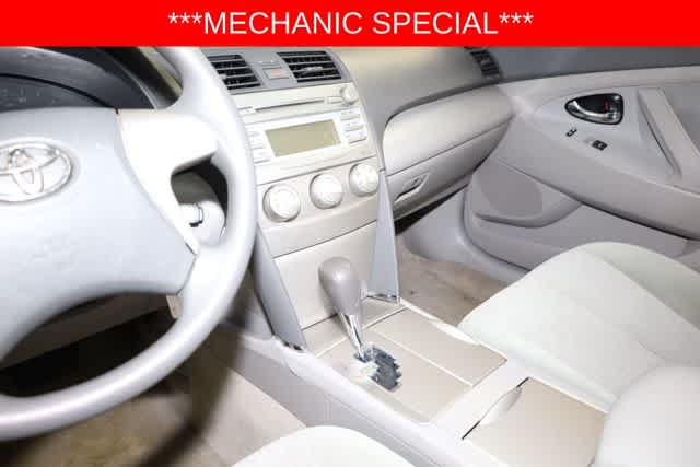 Thumbnail: 2011 Toyota Camry - 16