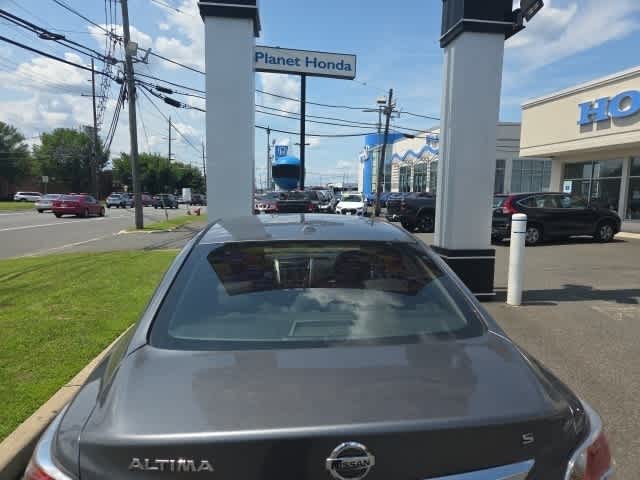 Thumbnail: 2015 Nissan Altima - 11