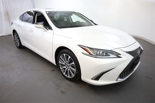 Thumbnail: 2020 Lexus ES - 10