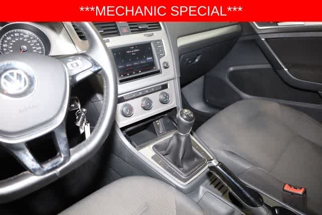 Thumbnail: 2016 Volkswagen Golf - 23