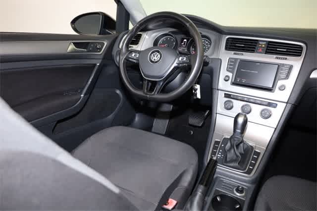 Thumbnail: 2016 Volkswagen Golf - 16