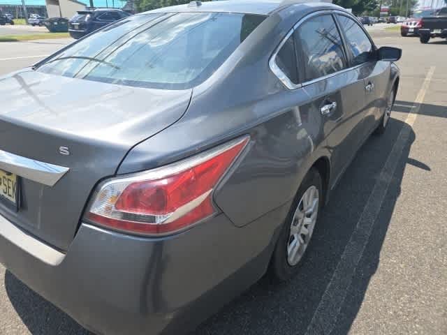 Thumbnail: 2015 Nissan Altima - 12