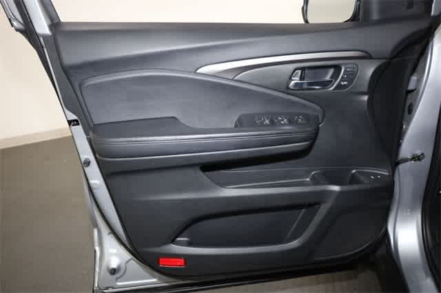 Thumbnail: 2019 Honda Passport - 13