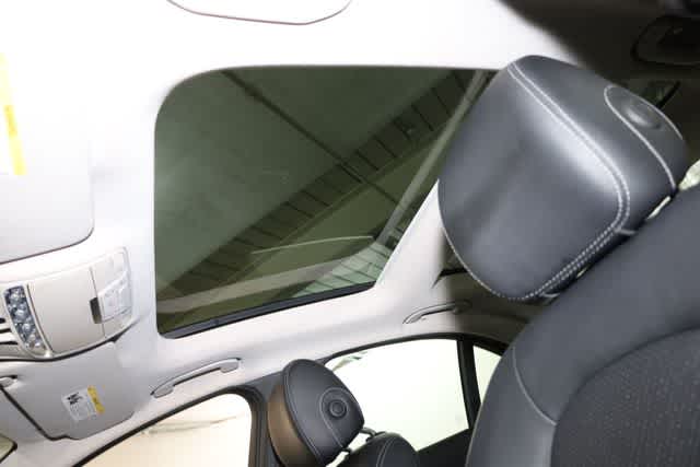 Thumbnail: 2015 Mercedes-Benz C-Class - 19