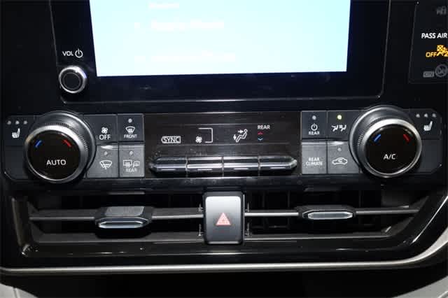 Thumbnail: 2023 Toyota Highlander - 31