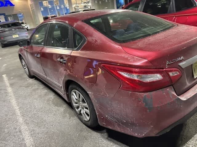 Thumbnail: 2016 Nissan Altima - 6