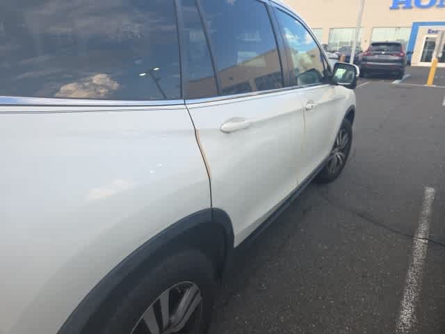Thumbnail: 2017 Honda Pilot - 14