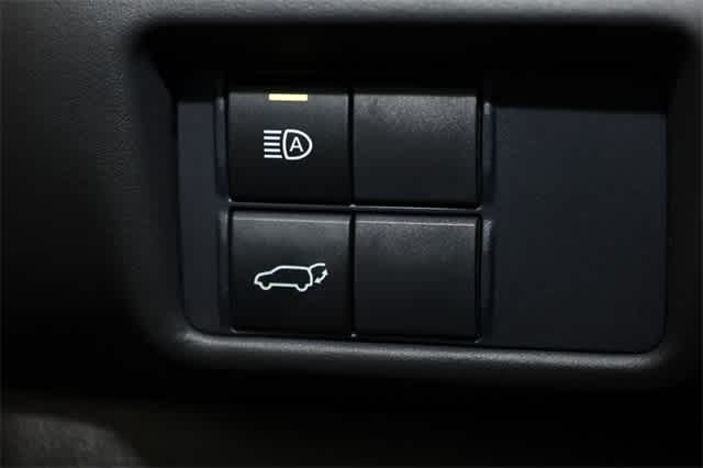 2021 Toyota Highlander LE 26