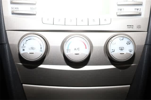Thumbnail: 2011 Toyota Camry - 27