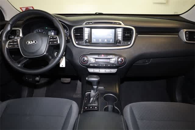 Thumbnail: 2019 Kia Sorento - 17