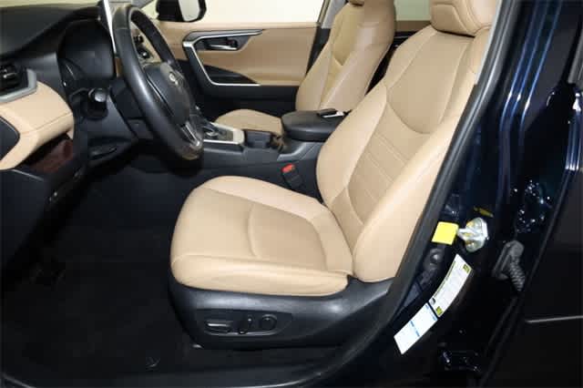 Thumbnail: 2019 Toyota RAV4 - 15