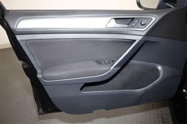 Thumbnail: 2016 Volkswagen Golf - 13