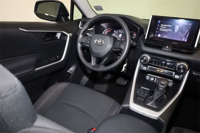 2023 Toyota RAV4 LE 16