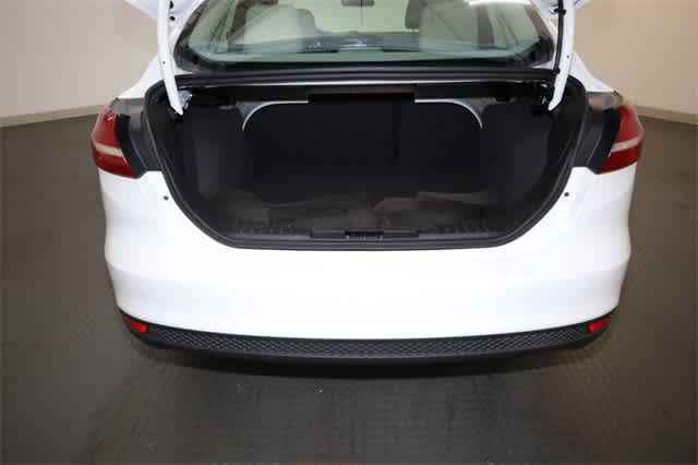 Thumbnail: 2015 Ford Focus - 34
