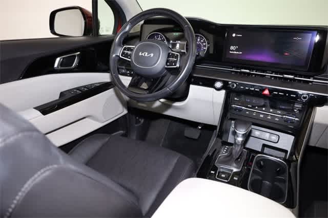 Thumbnail: 2022 Kia Carnival - 16