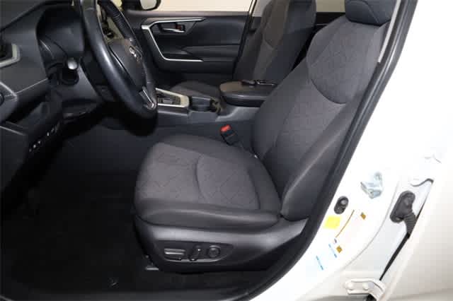 Thumbnail: 2019 Toyota RAV4 - 15