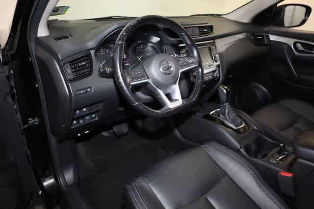 Thumbnail: 2020 Nissan Rogue Sport - 14