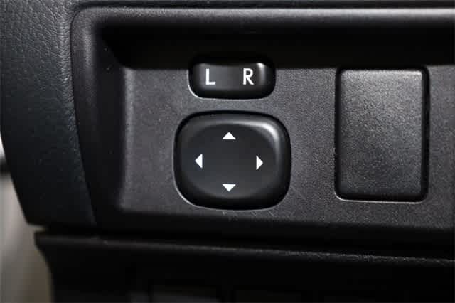 Thumbnail: 2014 Lexus ES - 26