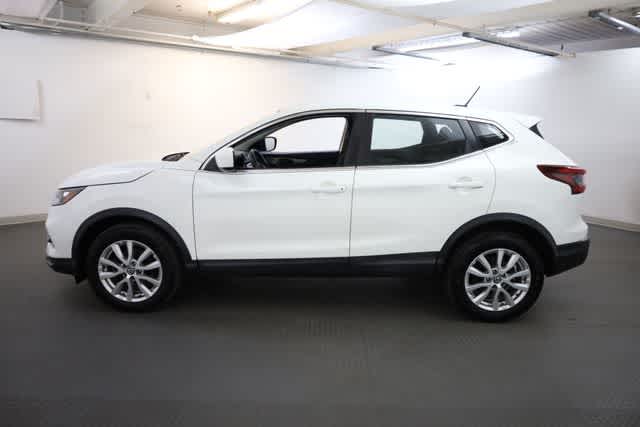 Thumbnail: 2020 Nissan Rogue Sport - 3