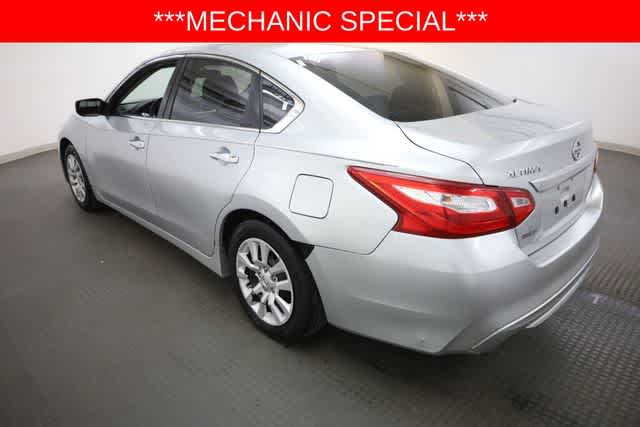 Thumbnail: 2016 Nissan Altima - 4
