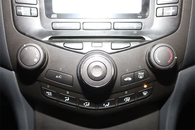 Thumbnail: 2005 Honda Accord - 26