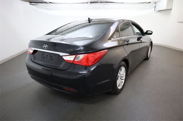 Thumbnail: 2011 Hyundai Sonata - 8