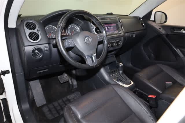 Thumbnail: 2012 Volkswagen Tiguan - 14