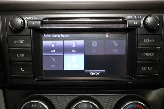 Thumbnail: 2015 Toyota RAV4 - 24