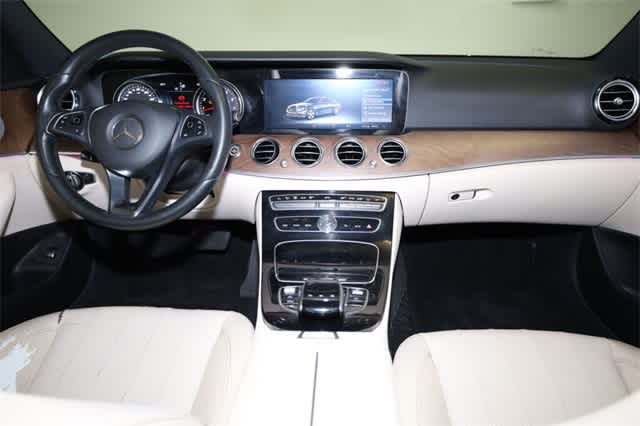 Thumbnail: 2017 Mercedes-Benz E-Class - 17