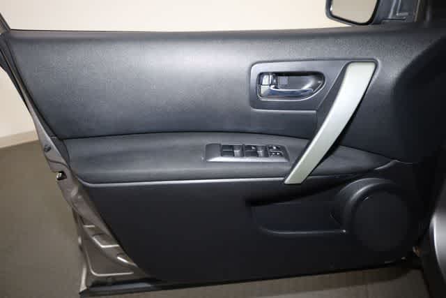 Thumbnail: 2012 Nissan Rogue - 13