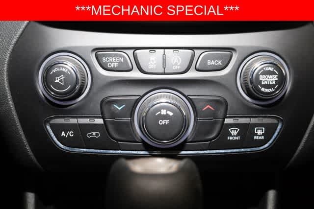 Thumbnail: 2015 Jeep Cherokee - 27