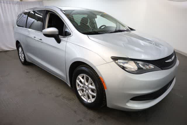 Thumbnail: 2022 Chrysler Voyager - 10