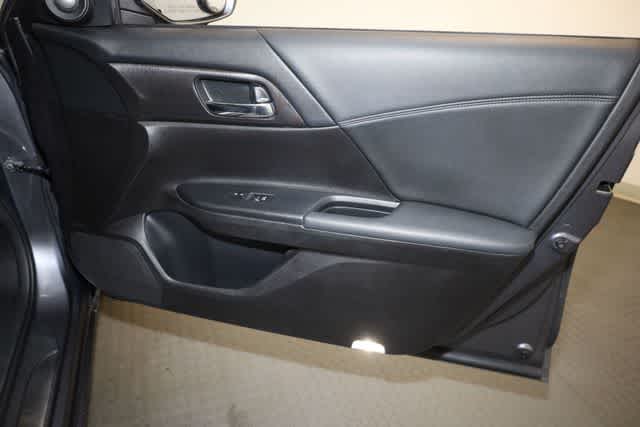 Thumbnail: 2013 Honda Accord - 31