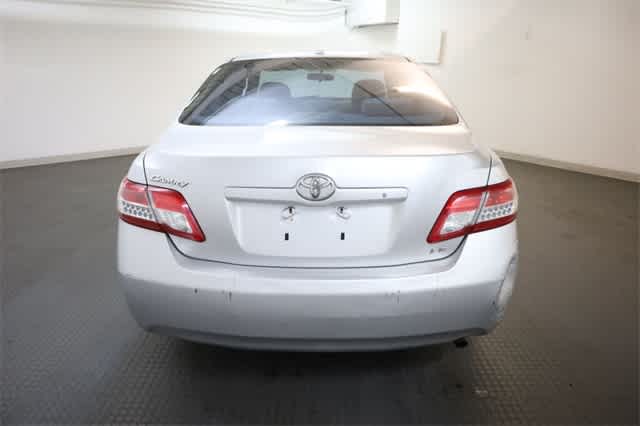 2010 Toyota Camry LE 6