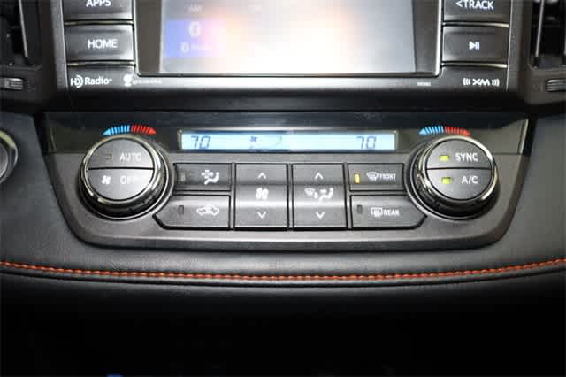 Thumbnail: 2018 Toyota RAV4 - 30