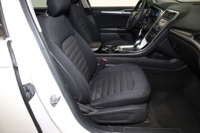 Thumbnail: 2014 Ford Fusion - 32
