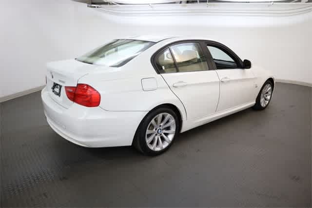 Thumbnail: 2011 BMW 3 Series - 8