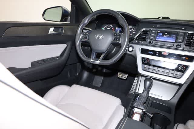 Thumbnail: 2015 Hyundai Sonata - 22