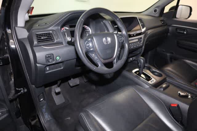 Thumbnail: 2017 Honda Pilot - 14