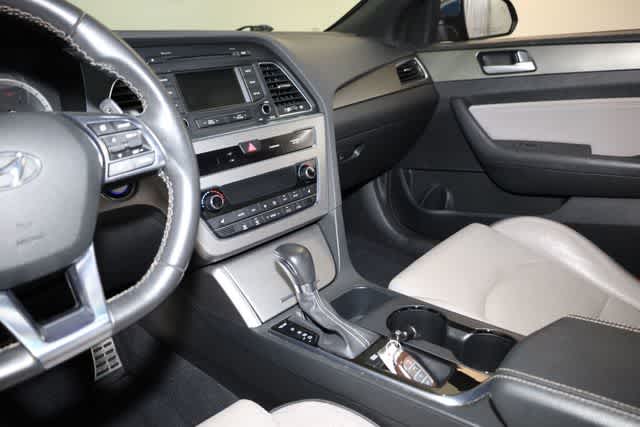 Thumbnail: 2015 Hyundai Sonata - 16