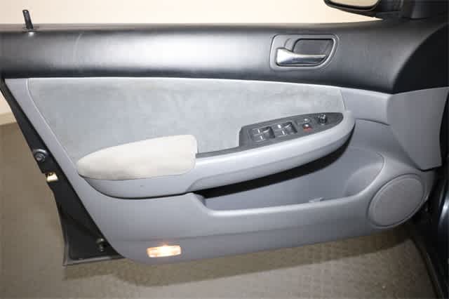 Thumbnail: 2005 Honda Accord - 13