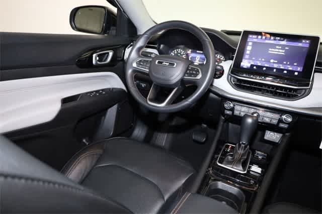 Thumbnail: 2022 Jeep Compass - 16