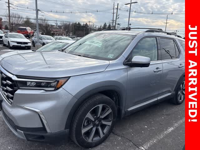 2023 Honda Pilot Elite's photo