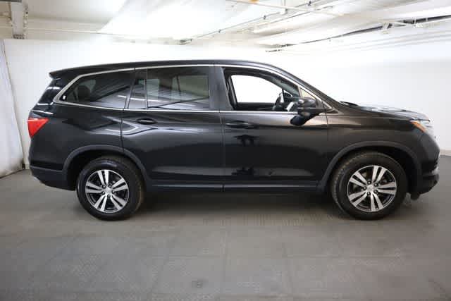 Thumbnail: 2017 Honda Pilot - 9